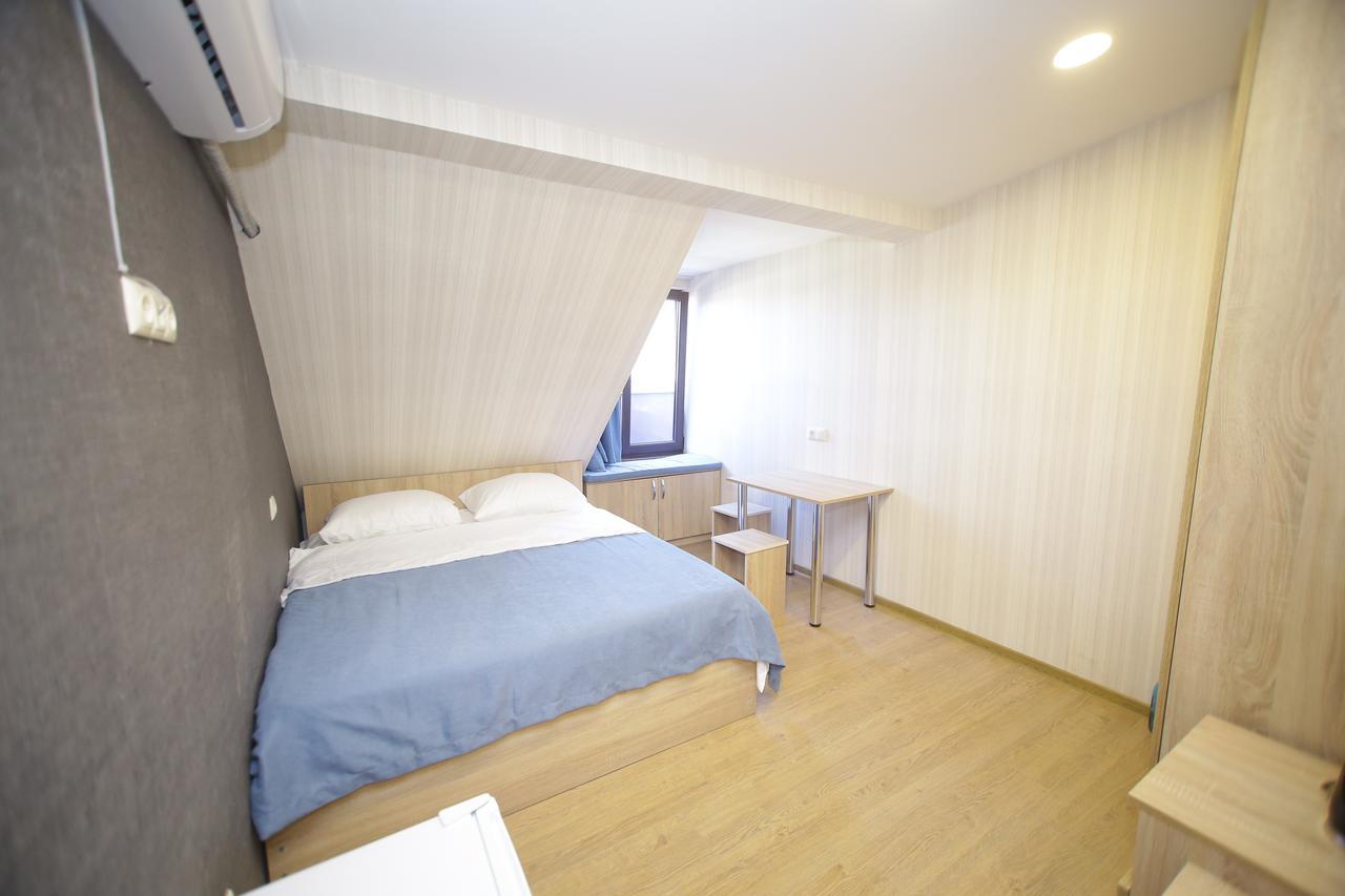 Four Rooms Tiflis Dış mekan fotoğraf